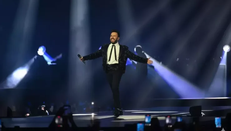 Tarkan, yaklaşık 7 yıl aradan sonra İstanbul’da yeniden sahneye çıktı