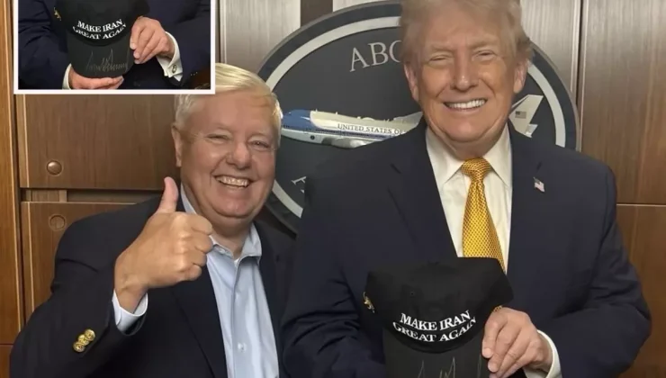 Trump’ın elinde tuttuğu şapkadaki "İran" detayı çok şey anlatıyor