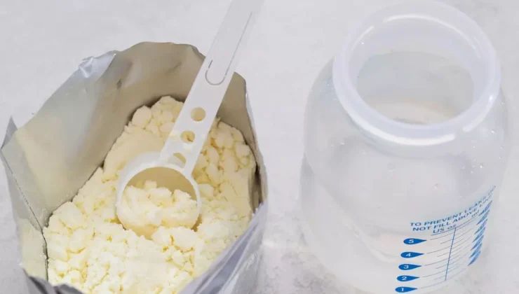 Ünlü marka piyasadaki bebek mamalarını geri çağırdı! İshal ve kusmaya yol açıyor