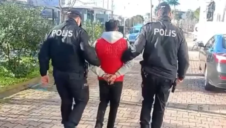 Üvey annesini öldüren firari, yakalanıp, teslim edildiği cezaevinde yaşamına son verdi