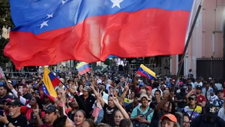 Venezuela’da binlerce kişi Maduro’ya destek için yürüdü! ABD’ye tepki gösterdiler