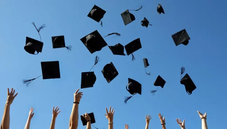 Yaz tatili 1 aya, üniversite eğitimi 3 yıla iniyor! Hangi bölümlerde uygulanacağı da belli